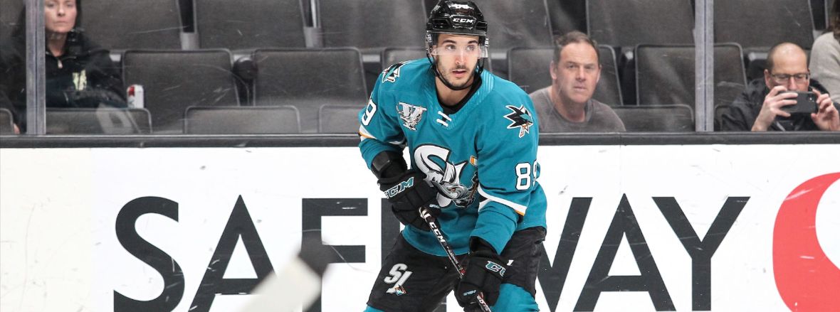 Sharks Re-Sign Forward Jayden Halbgewachs 