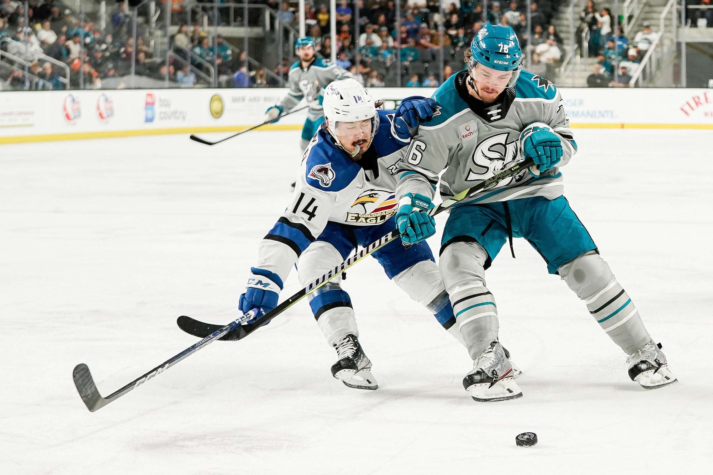 The Milwaukee Admirals unveiled a beautiful Brewers-inspired hockey jersey