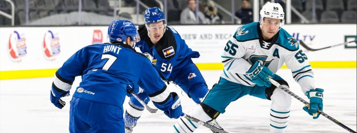 Reign edge Canucks, 2-1