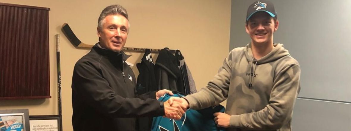 SHARKS SIGN DEFENSEMAN NIKOLAI KNYZHOV