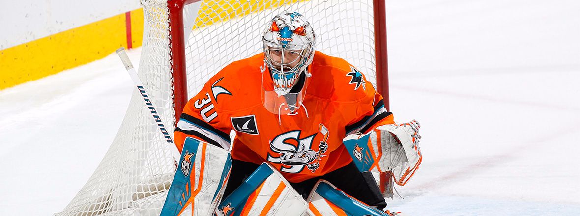 Former Barracuda Goaltender Wins NHL Debut